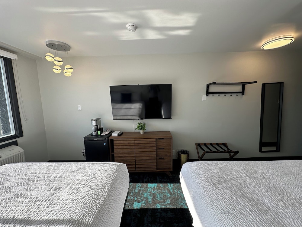 Family Room, 2 Queen Beds photo 2
