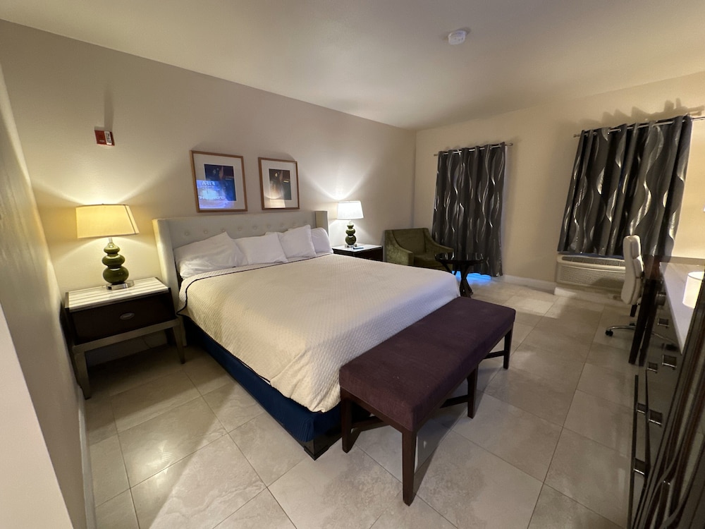 Premier Room, 1 King Bed