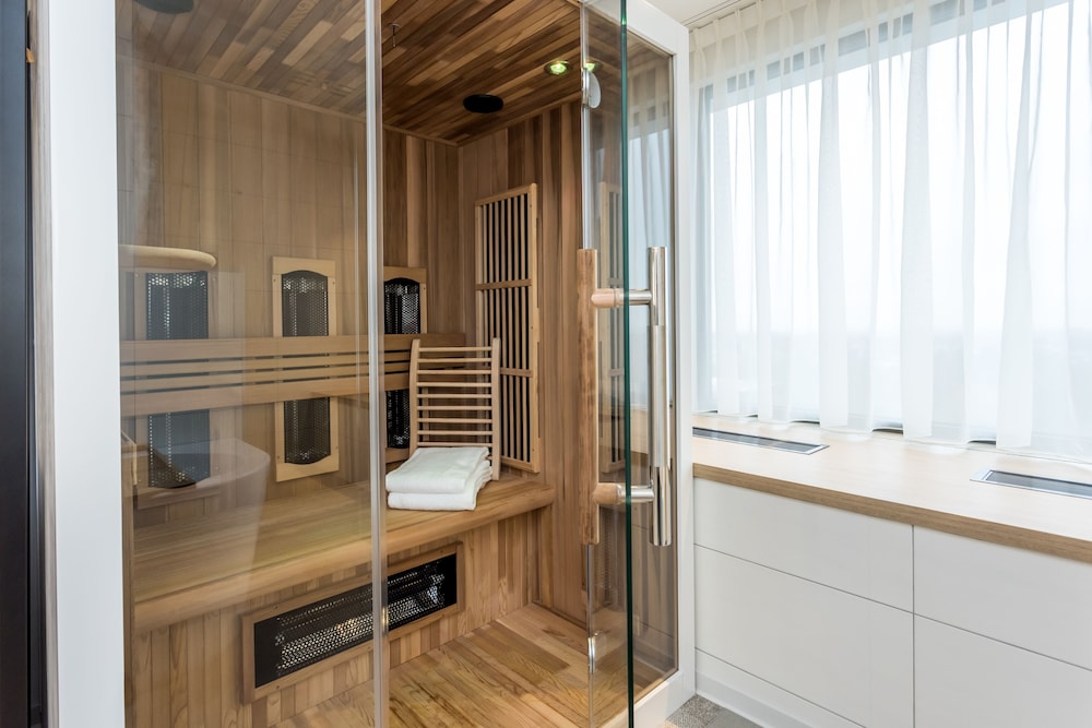 Suite, Bathtub (Wellness) photo 3