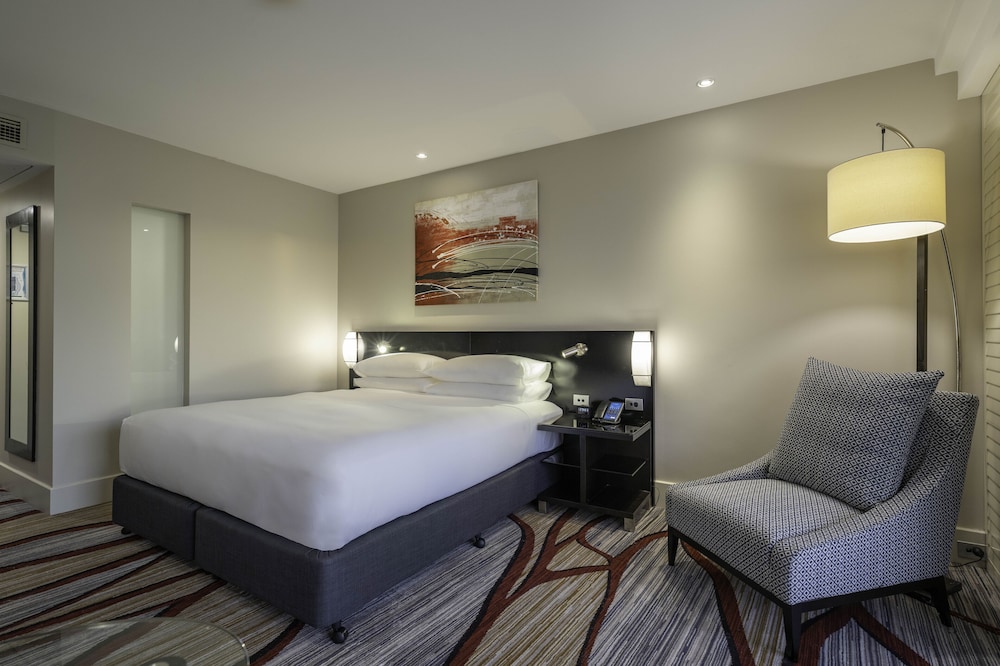 Room, 1 King Bed, Accessible (Roll In Shower)