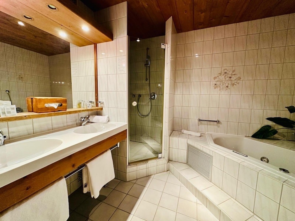 Family Suite, Balcony, Mountain View photo 3