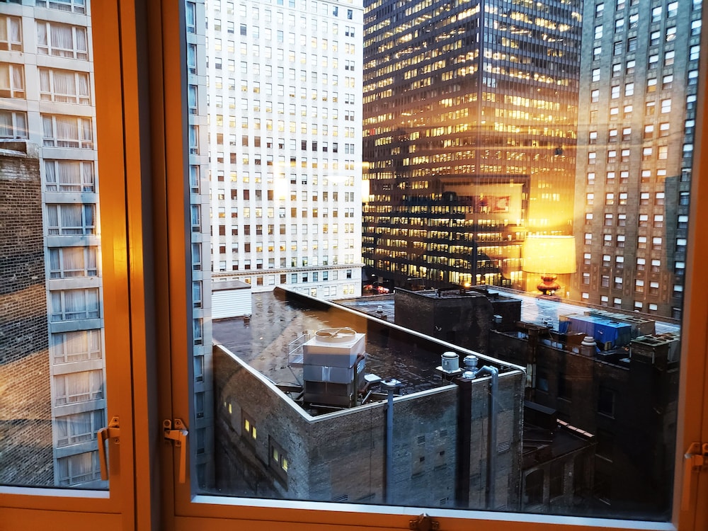 Deluxe Room, 1 King Bed, City View - Photo 6