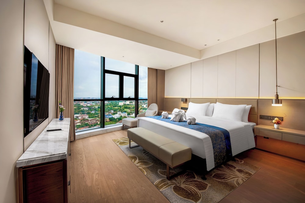 Deluxe Suite photo 1