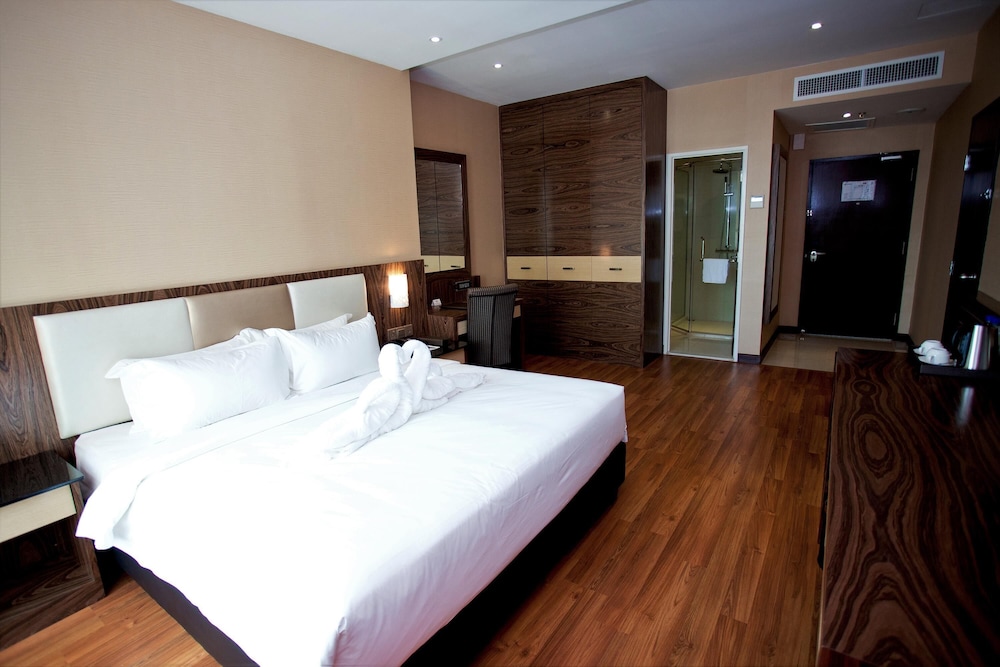 Deluxe Twin Room, Partial Sea View - Leisure Only - Photo 10