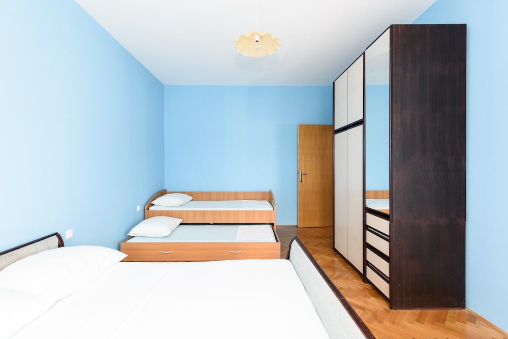 Apartment (Vese - 100 m from beach - A3(5+3)) photo 2