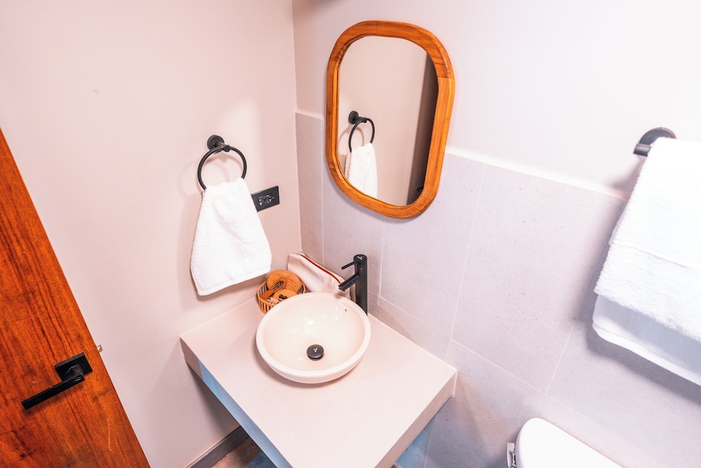 Premium 4-Bed Dorm photo 2