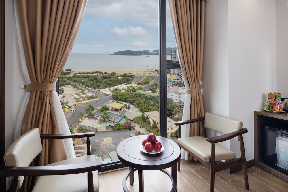 Senior Double or Twin Room, City View - Photo 6