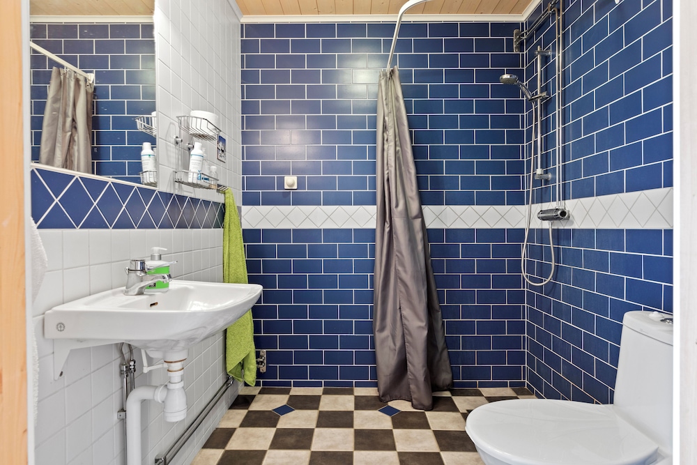 Cottage - without private bathroom photo 2