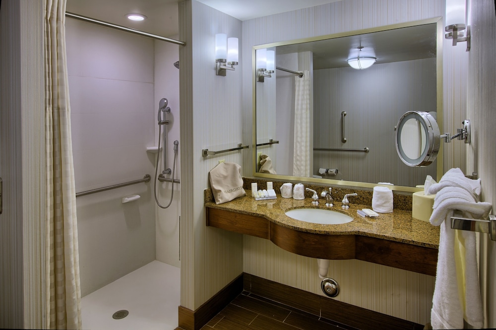 Room, 2 Queen Beds, Accessible photo 3