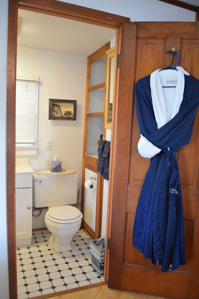 Cabin, River View (Paddle Wheel) photo 2