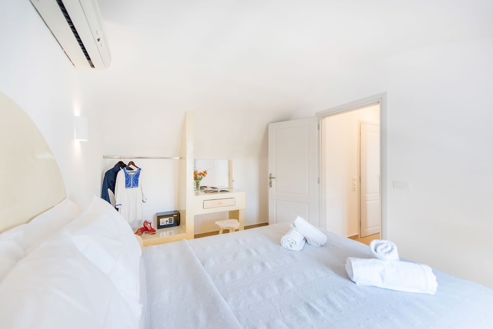 Villa, 4 Bedrooms, Private Pool (Aspronisi)
