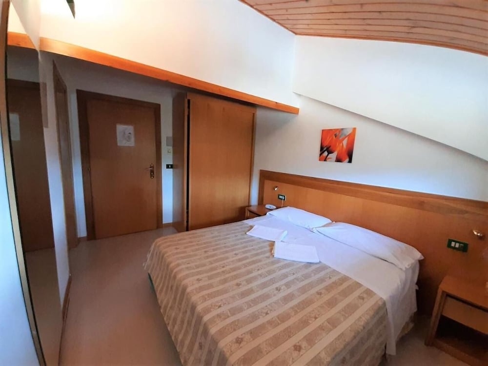 Economy Double Room photo 2