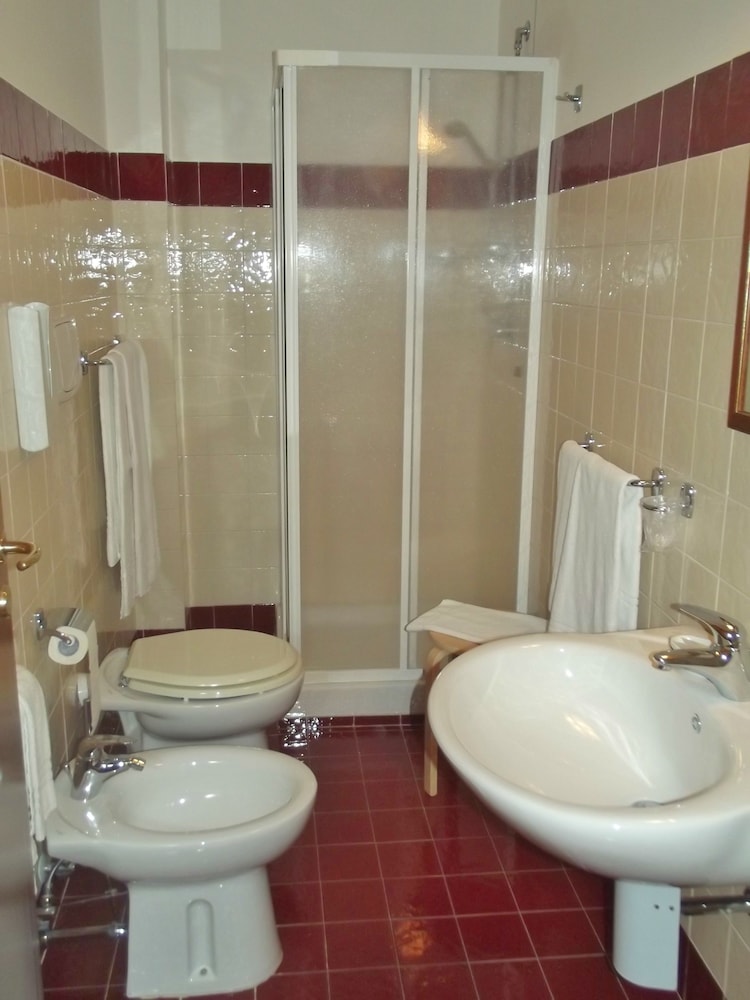 Triple Room, Multiple Beds photo 2