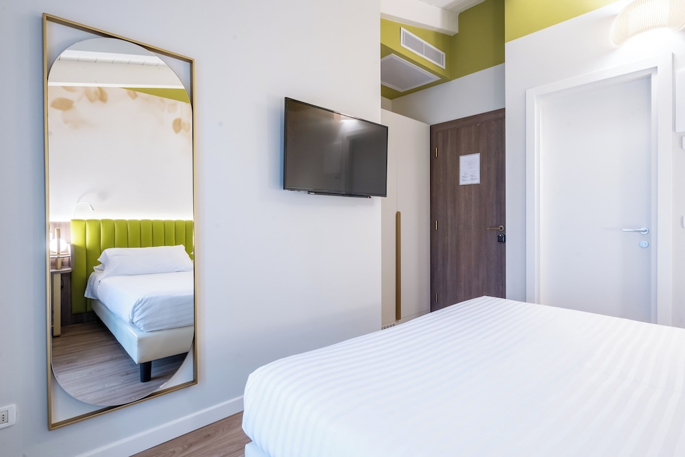 Economy Double Room - Photo 3