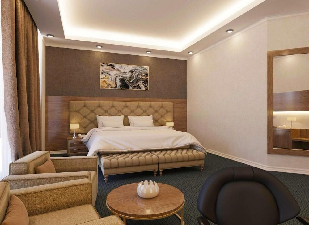Superior Room, 1 King Bed, Non Smoking - Photo 5