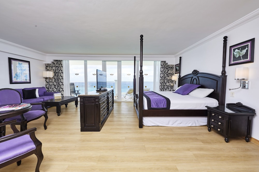 Suite, Oceanfront (B2C-CA)