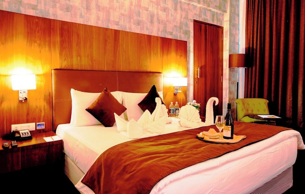 Deluxe Double Room, City View