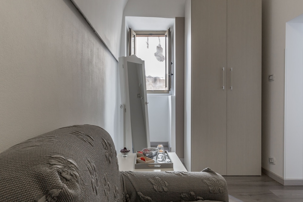 Apartment, 2 Bedrooms, Balcony, City View photo 2