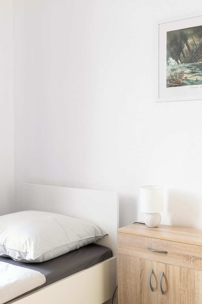 Basic Single Room photo 2