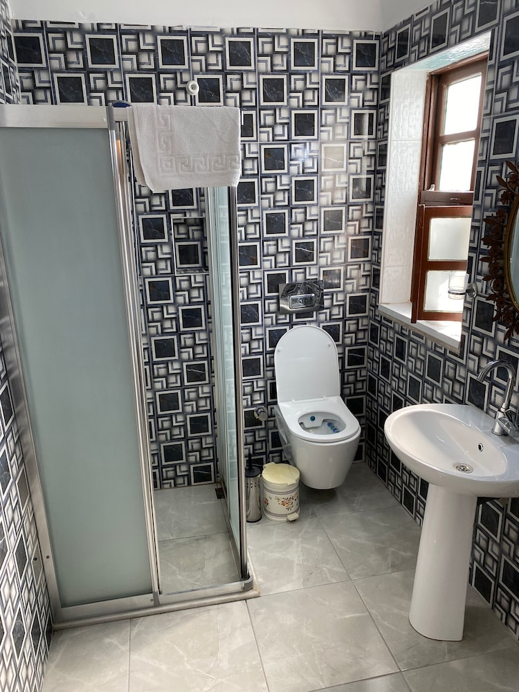 Family Studio Suite, 1 Bedroom, Garden View