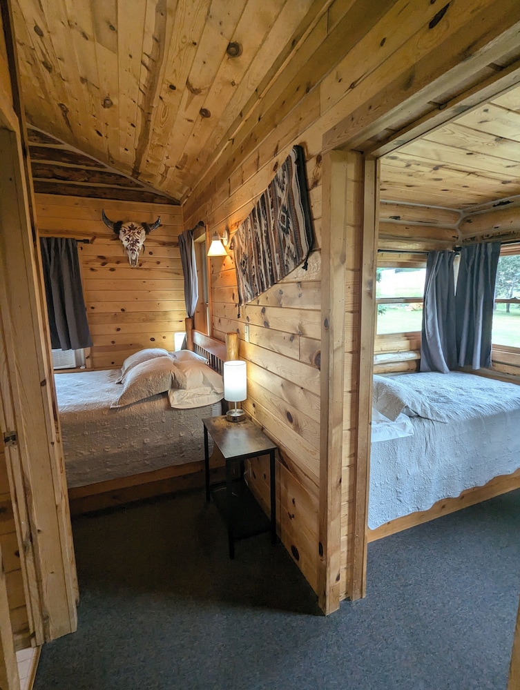 Cabin (Number 2) photo 2