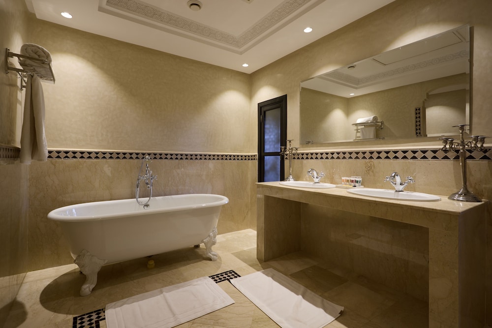 Royal Suite photo 2