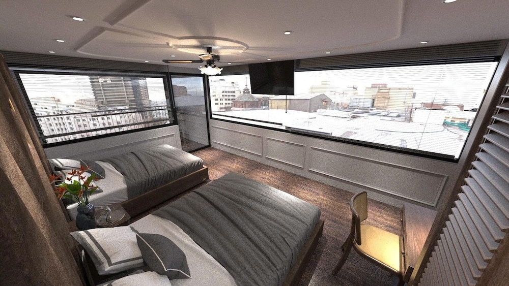 Family Suite Room With City View