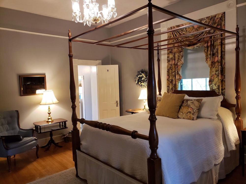 The Mary Rutherford Room photo 2