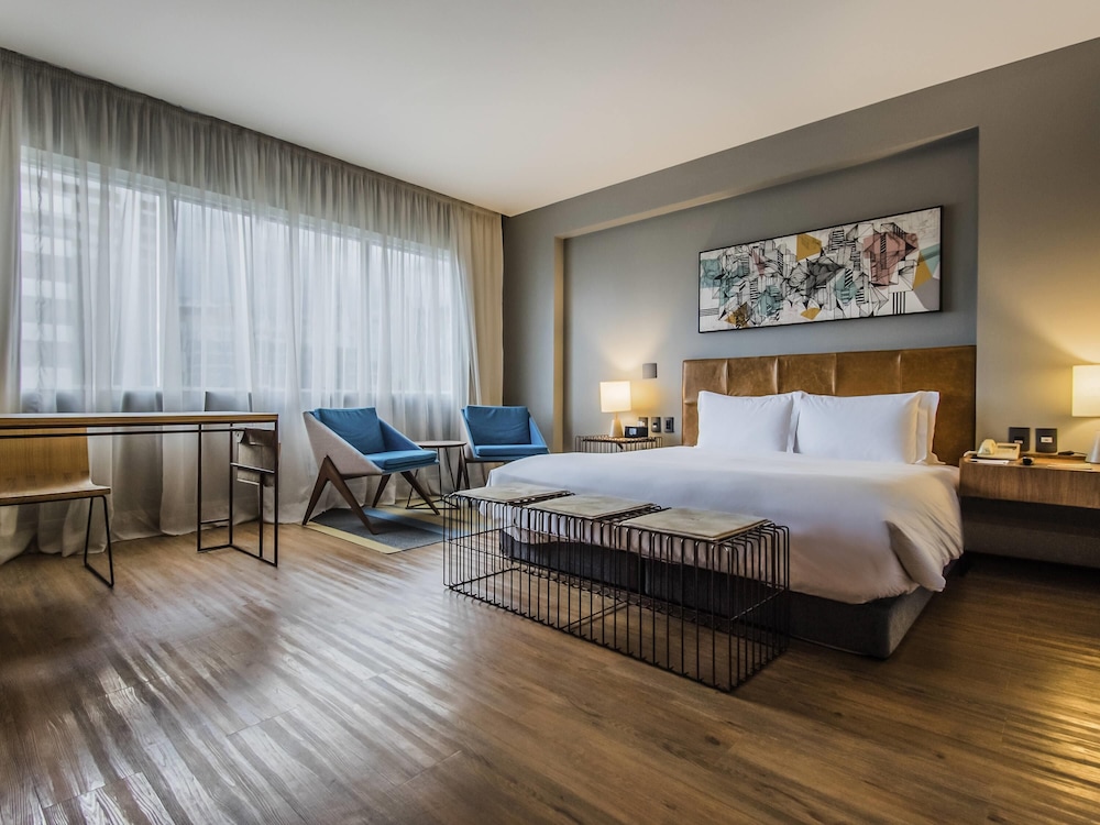 Executive Room, 1 Queen Bed, Accessible (Accessible) photo 1