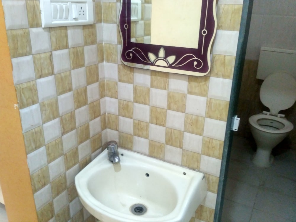 Standard Ac Double Room photo 2