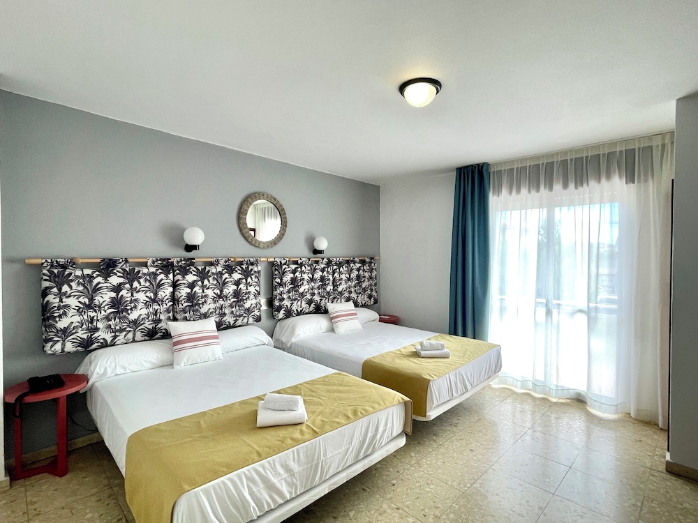 Habitación Cuádruple, Balcón