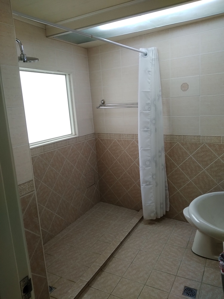 Basic Double Or Twin Room photo 2