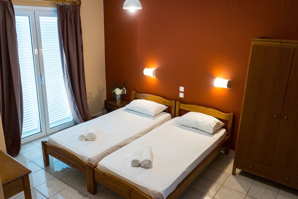 Studio, 2 Twin Beds, Mountain View photo 1