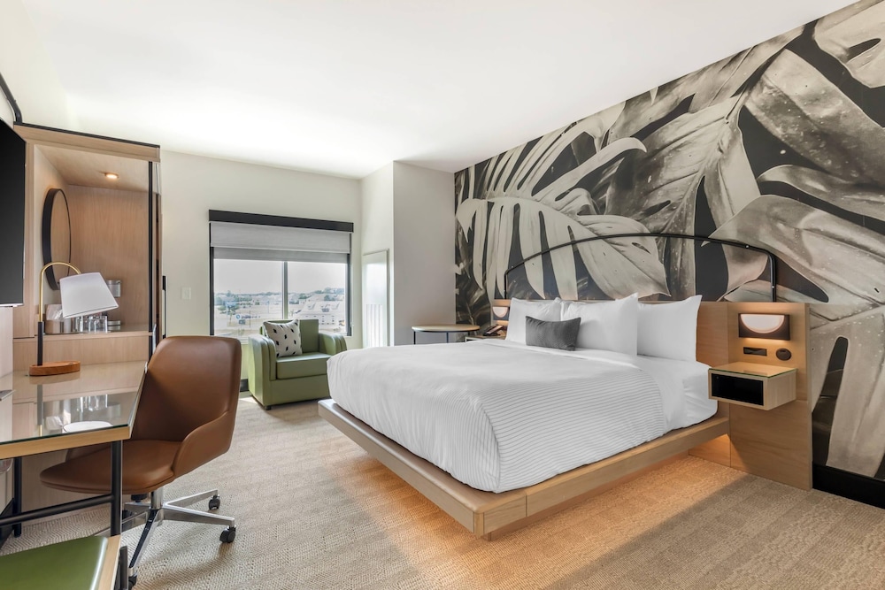 Room, 1 King Bed, Non Smoking - Photo 1