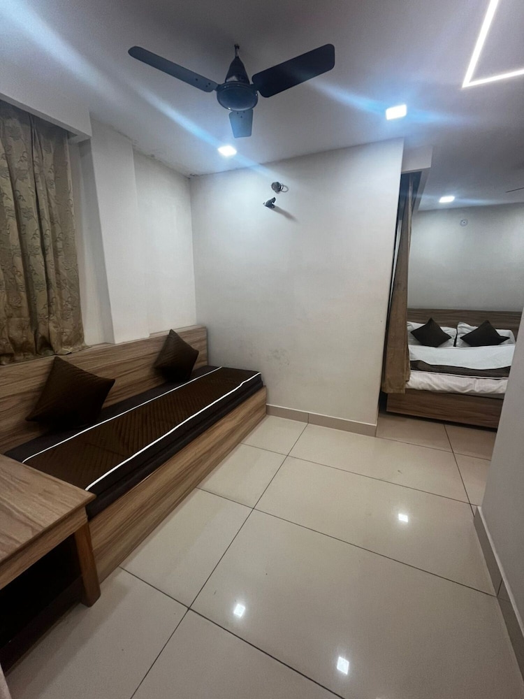 Family Room, Air conditioning