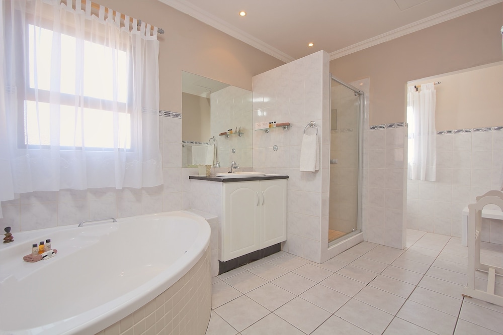 Executive Apartment, 3 Bedrooms photo 2
