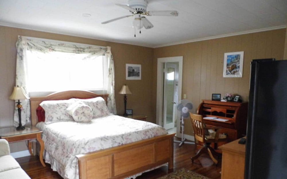 Room, 1 Queen Bed photo 1