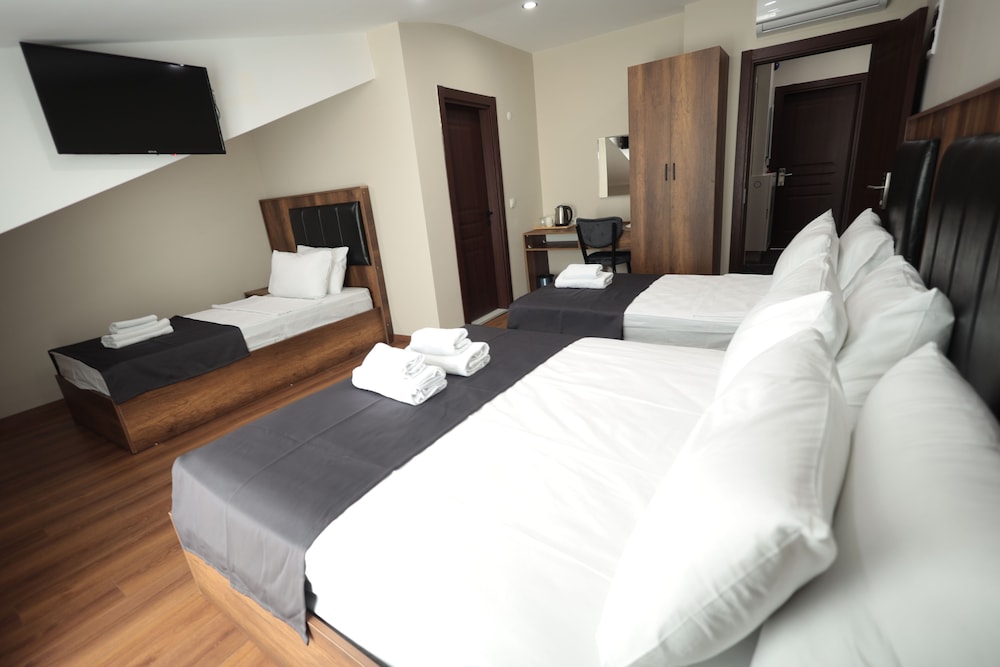 Elite Quadruple Room photo 2