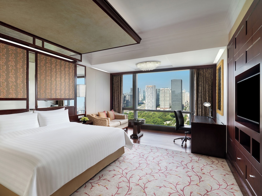 Deluxe Room, 1 King Bed - Photo 3