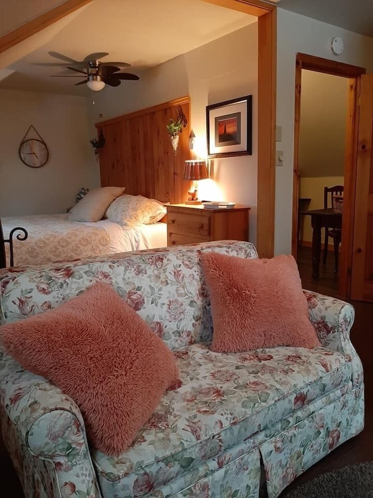 North Mountain Suite photo 1