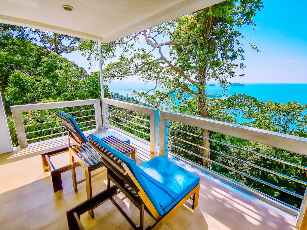 Panorama Suites photo 2