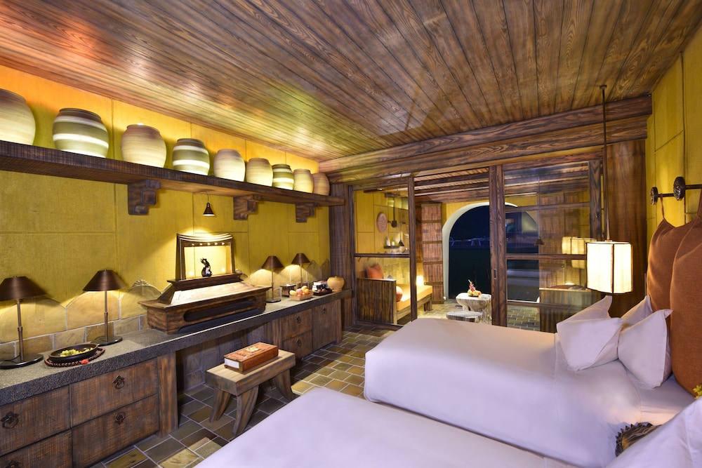 Superior Room, 2 Twin Beds (Village View) photo 3
