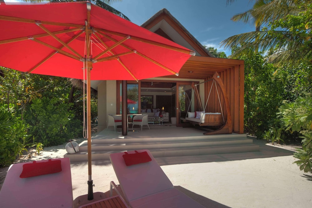 Deluxe Beach Villa - Photo 2
