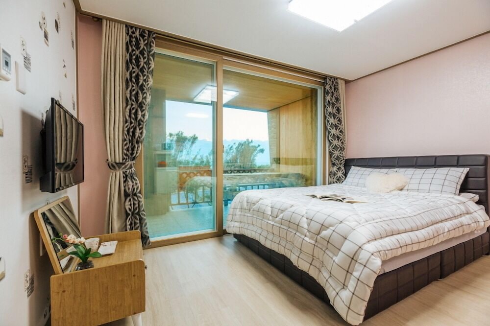 Room (Couple 1 (Studio Spa))