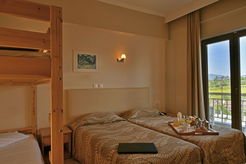Family Room - Photo 9