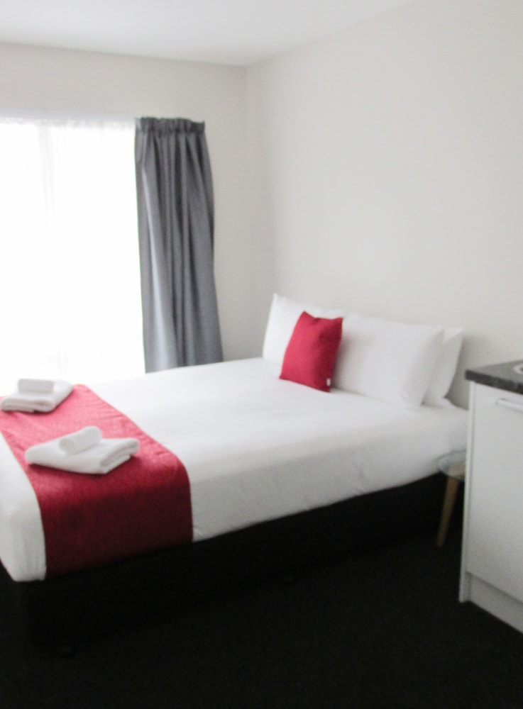 Standard Studio, 1 Queen Bed photo 1