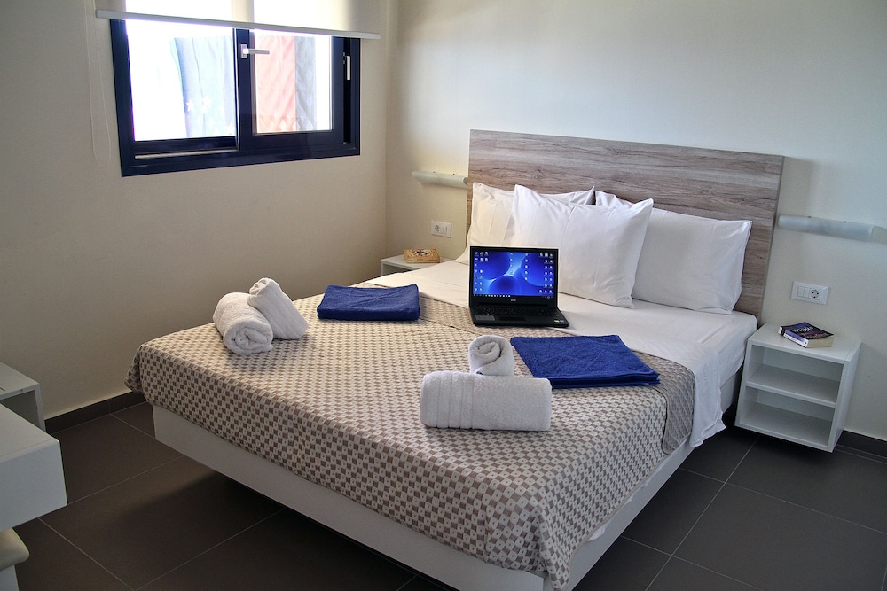 Deluxe Apartment, Jetted Tub, Sea View