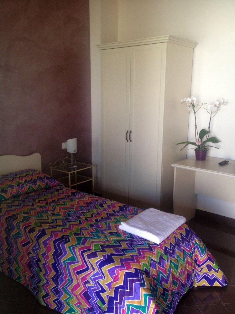Standard Twin Room, Refrigerator, Garden Area photo 1