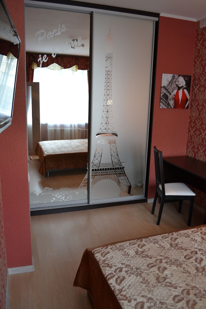 Business Suite, 1 Queen Bed, Non Smoking photo 2