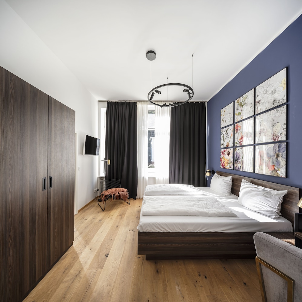 Double Room - Photo 18